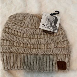 CC messy bun beanie